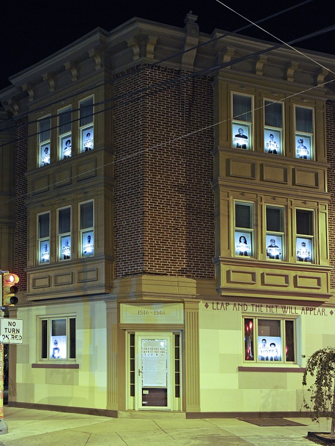 16_10_25-01-vote-corner-view-dc_0137